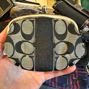 DRAFT VINTAGE COACH KISSLOCK POUCH SIGNATURE Y2K PRELOVED BLACK GRAY SILVER GVUC